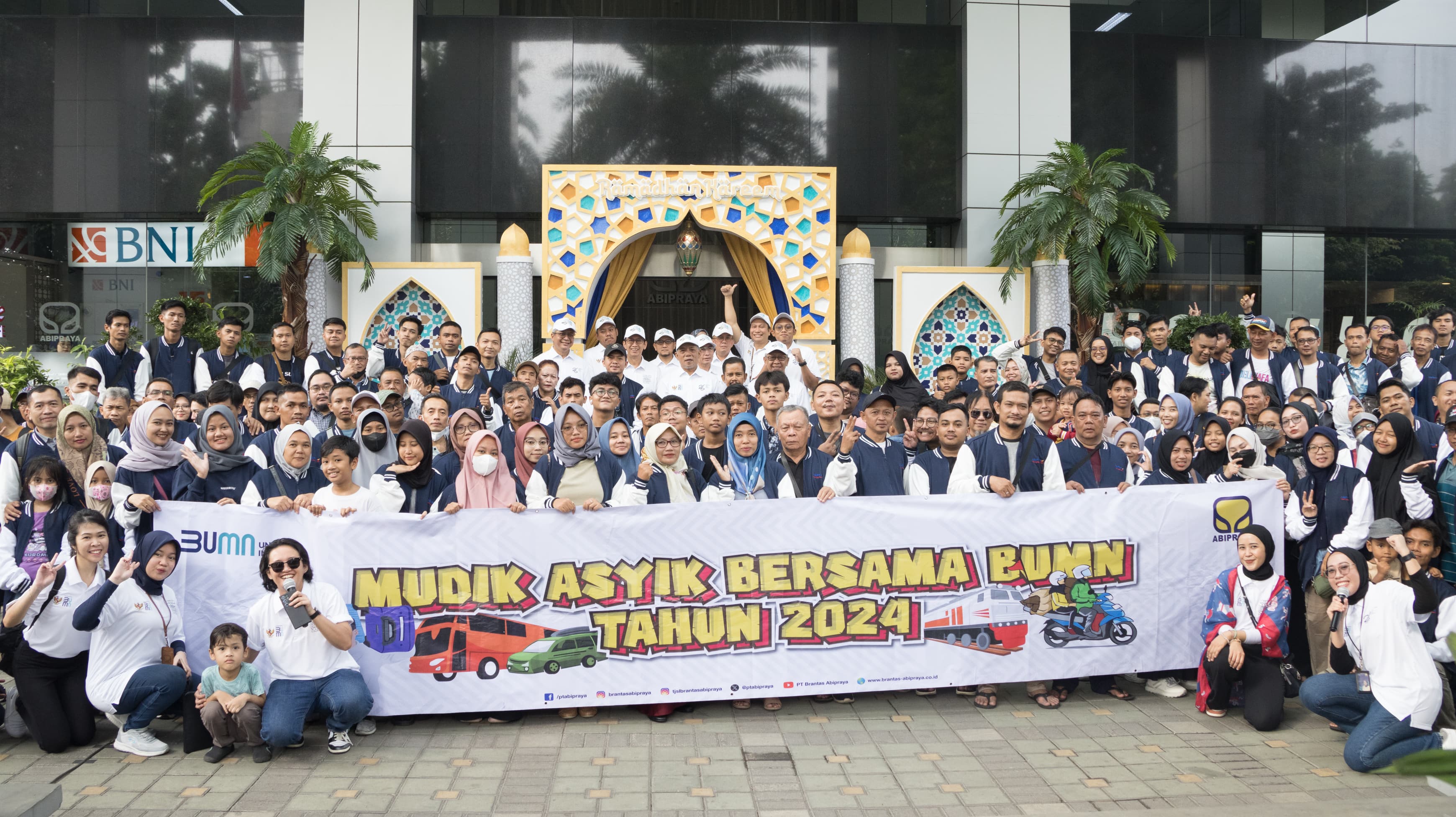 Brantas Abipraya Berangkatkan 8 Moda Bus untuk Mudik Bersama 