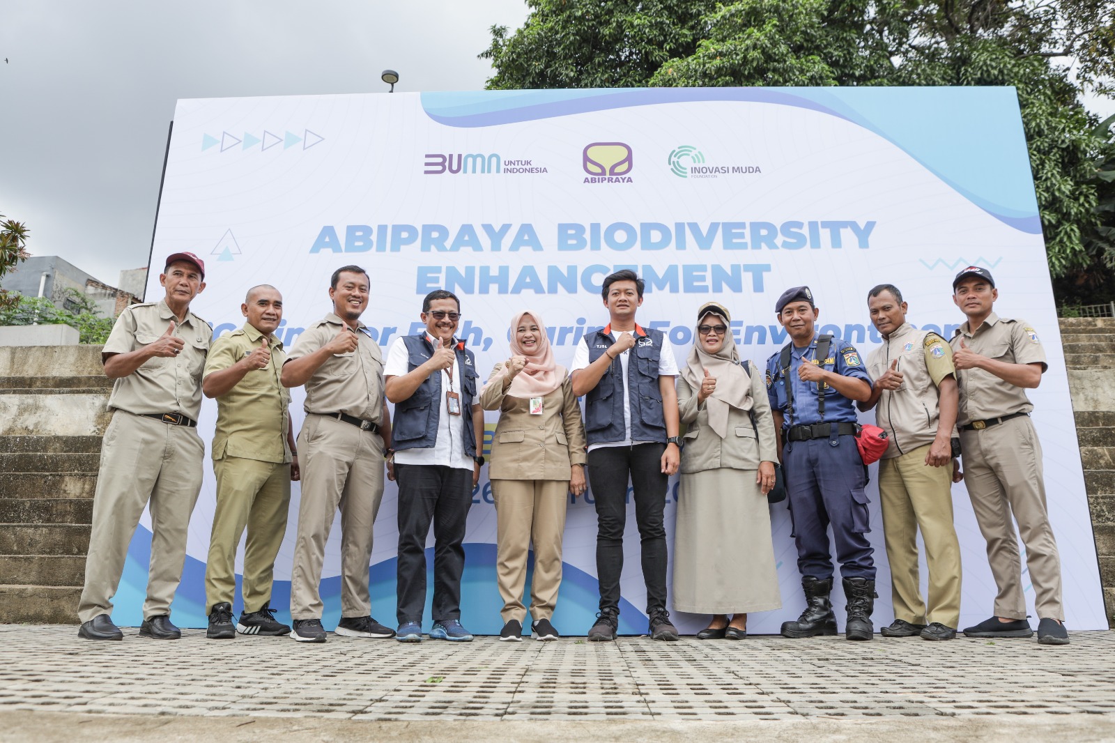 Tebar Benih Ikan, Brantas Abipraya Sebarkan Semangat Rawat dan Jaga Ekosistem di Waduk Brigif