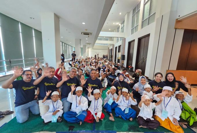 Hundreds of Children Enthusiasticly Participate in the Mass Circumcision held by Brantas Abipraya