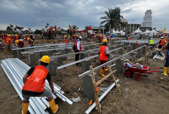 PT Brantas Abipraya membangun 15.000 unit hunian sementara (Huntara) di berbagai lokasi terdampak bencana
